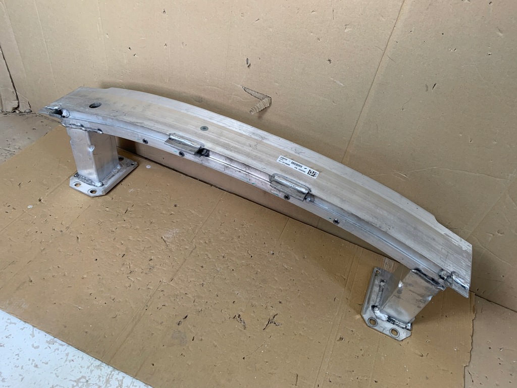 фото №10, Porsche taycan 9j1 балка бампера перед ładna