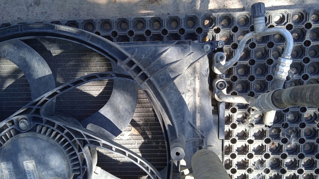 фото №16, Bmw e91 e90 2.0d радіатор вентилятор комплект