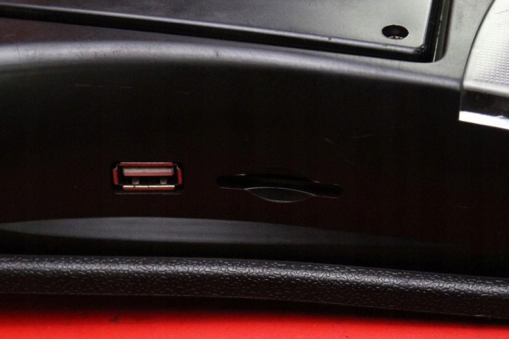 фото №11, Дисплей dvd chrysler voyager 4 iv 01-04