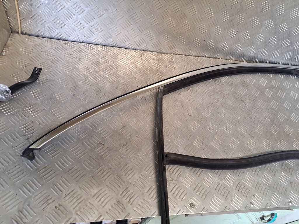 фото №4, Porsche macan 2017 r прокладка дверь левый перед