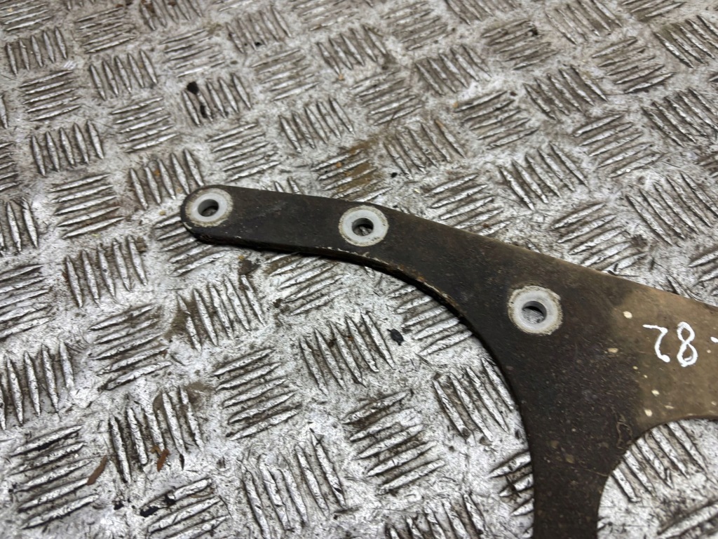 Rolls-royce silver spur 1987 кронштейн заднього диференціал Ціна