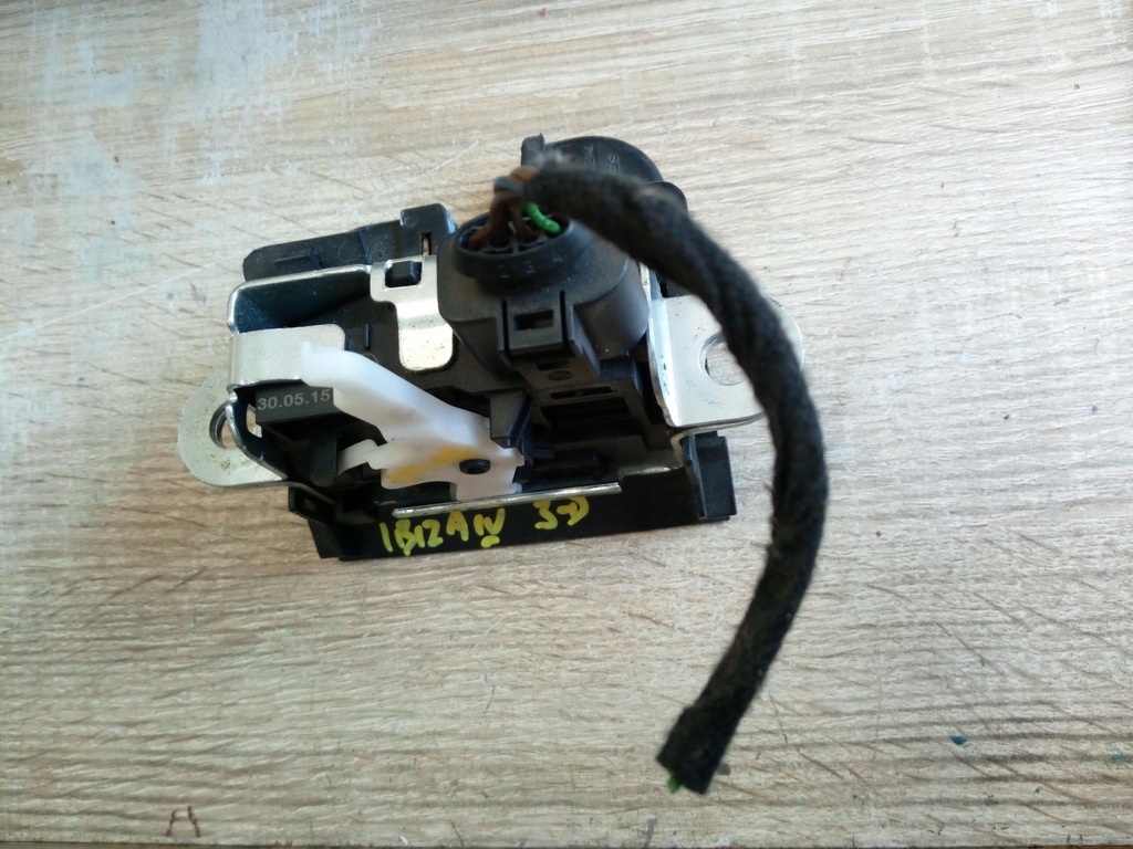 фото №1, Замок крышки задняя seat ibiza iv 3d 6j3827505b oryg.