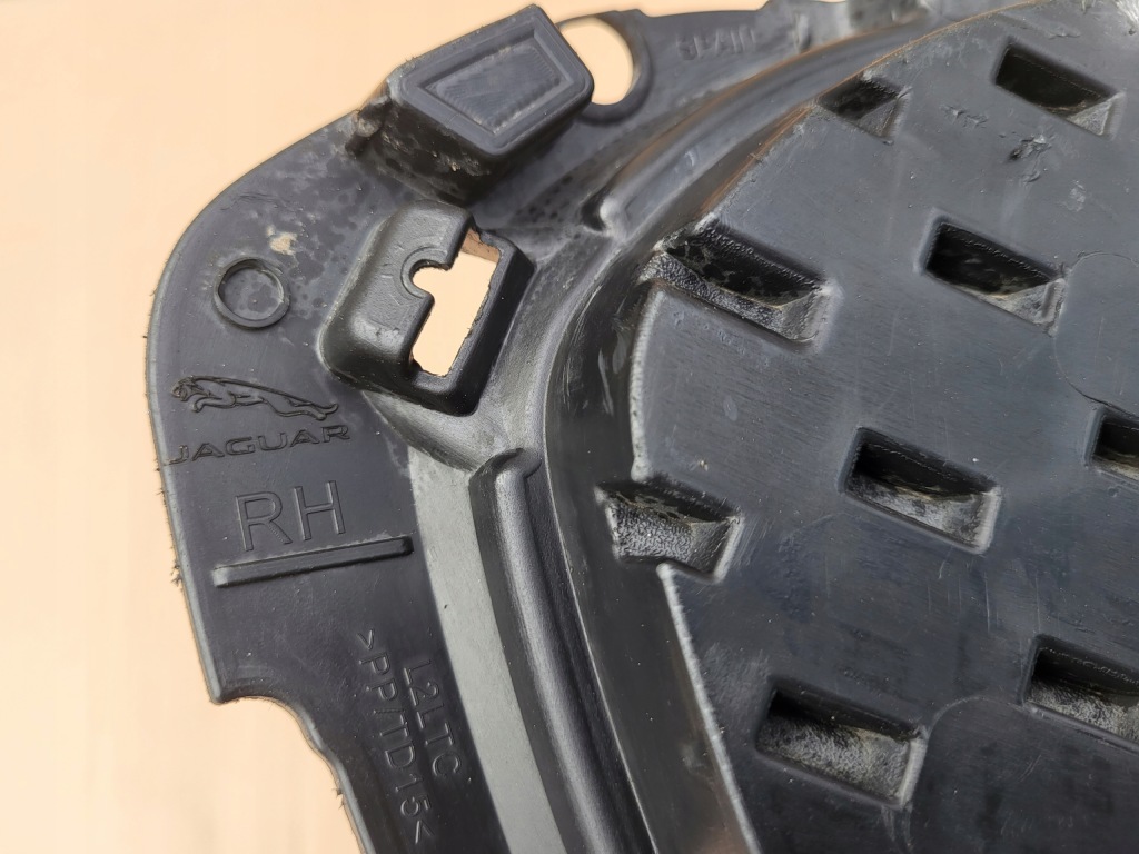 фото №5, Jaguar f-pace r-sport решётка бампера правая oryg!