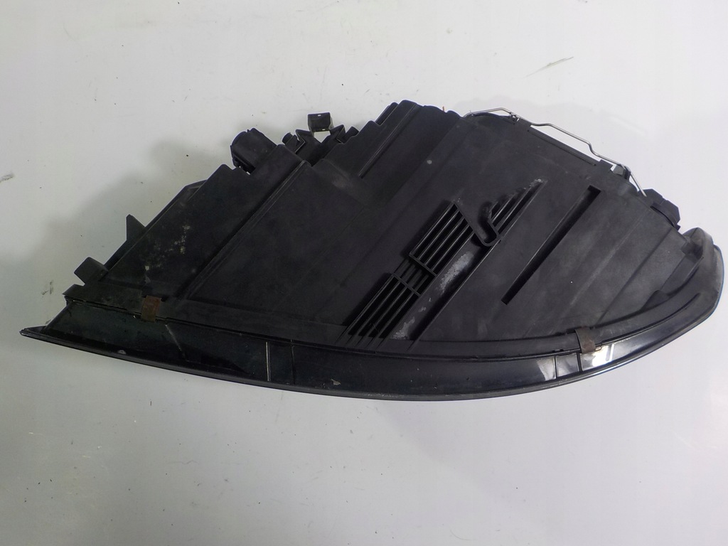 фото №9, Volvo v50 lift лампа правая перед передняя uk