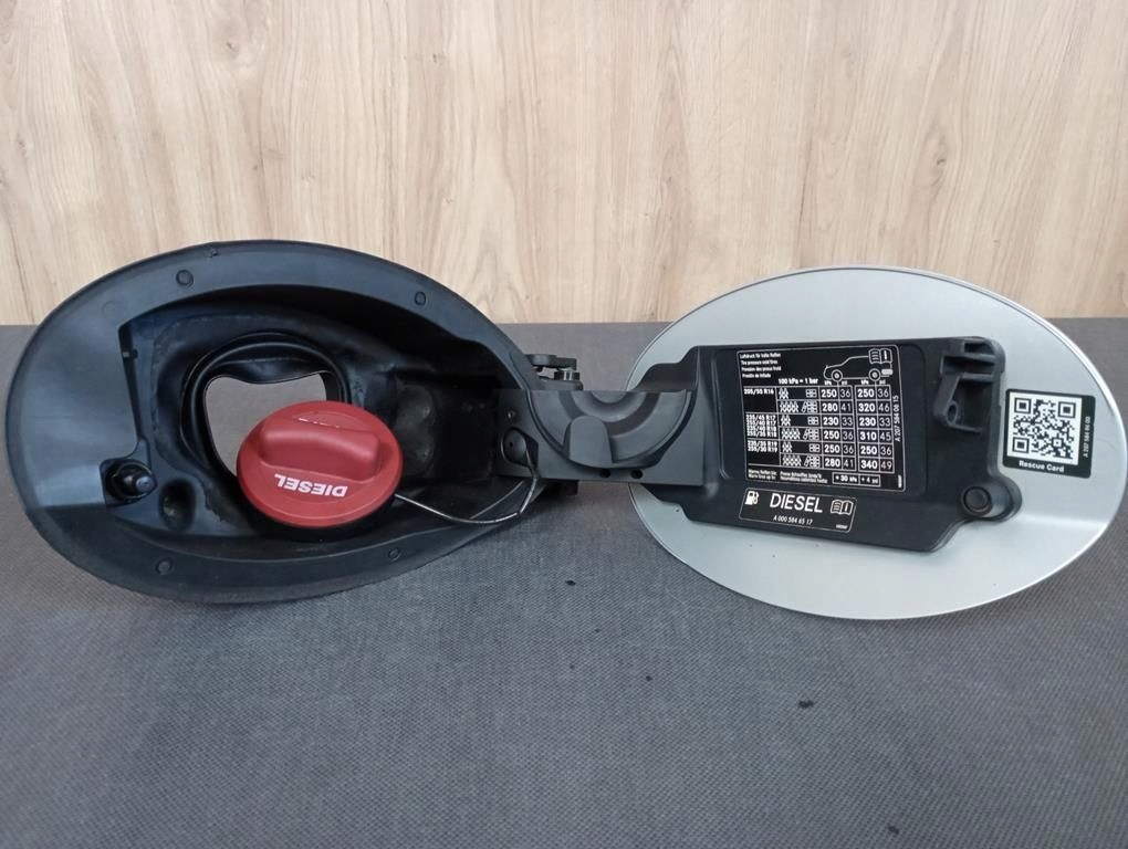 Mercedes e-klasa w207 c207 кришка заливної пального лак 775 a2076300167 Зі Шроту