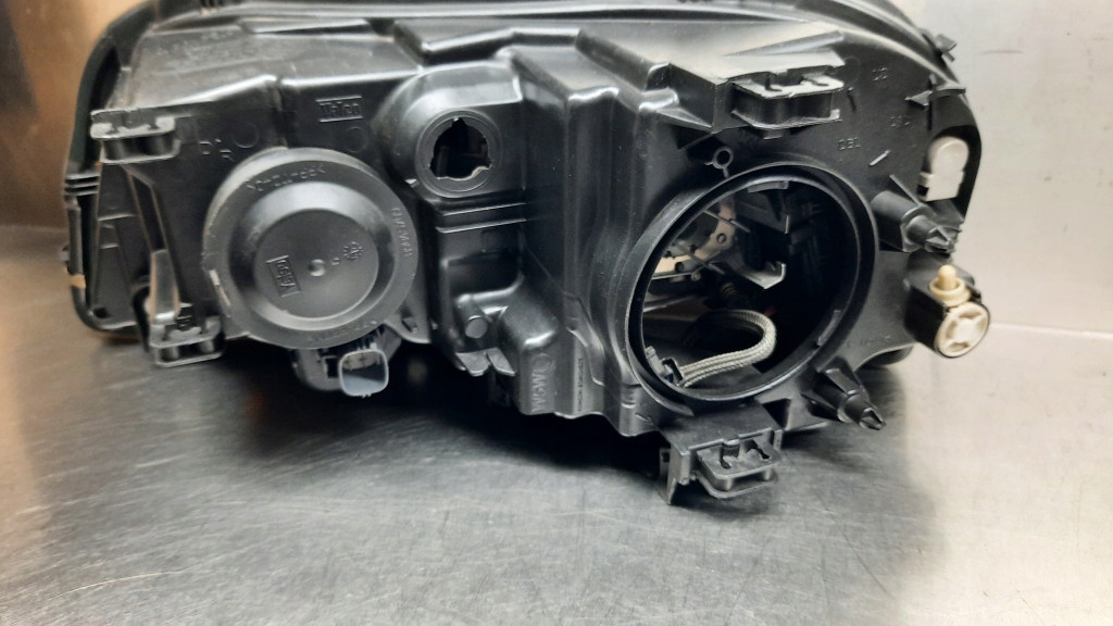 фото №11, Фара правий volvo xc90 02-14r