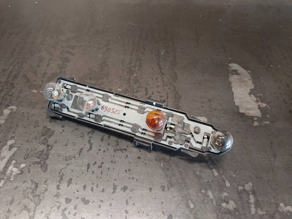 Вкладиш лампи задній лівий mercedes-benz c w203 kombi 153558-00 в Україні