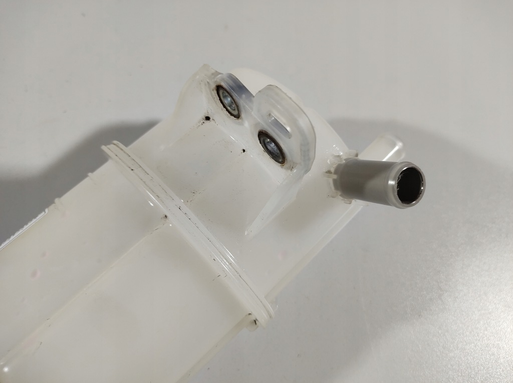 фото №9, Lexus is300h 13r бачок розширювальний