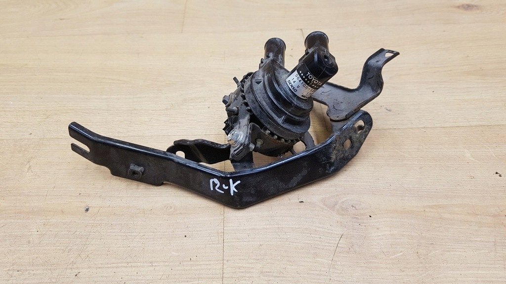 фото №1, Додаткова насос wody wąż труба toyota rav4 iv 2.5i 16v гібрид 064100-1301