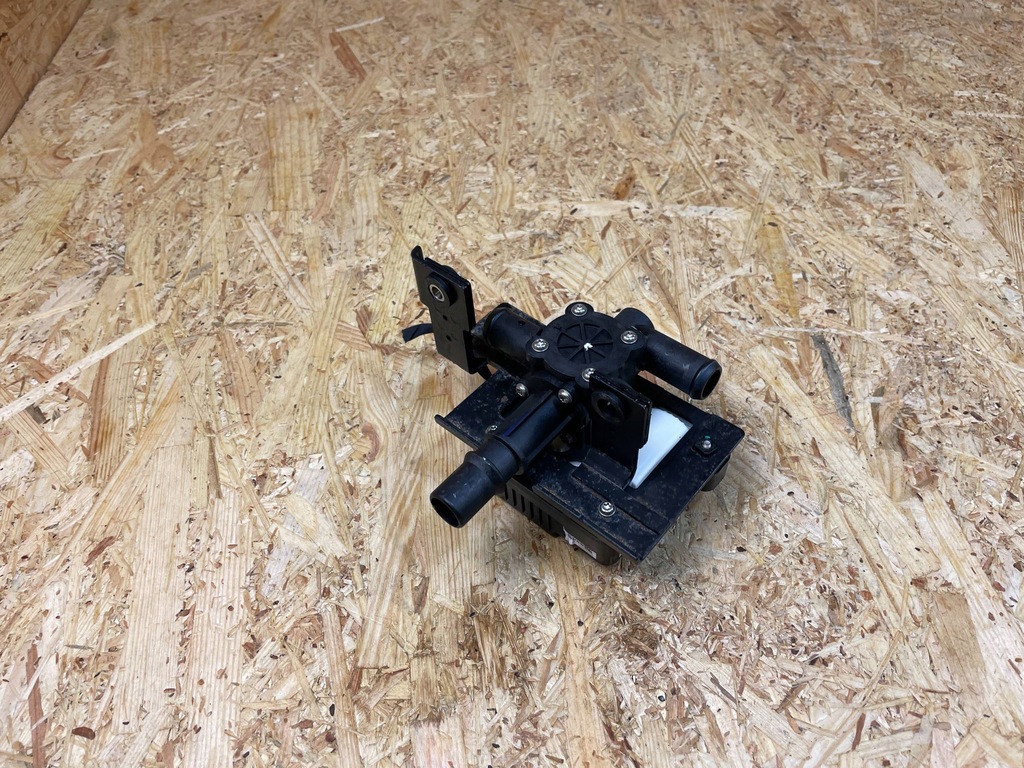 фото №6, Дополнительная насос клапан wody hyundai kona i ev электрик v3k4000 2019-