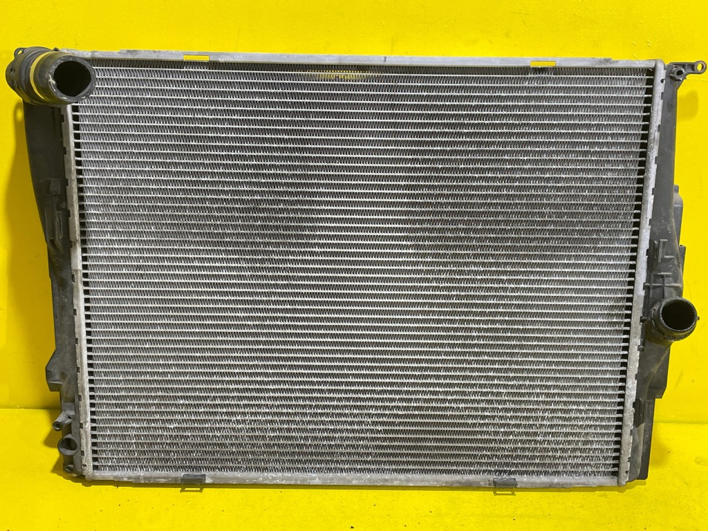 Купить Bmw e92 - радиатор воды - 11074810