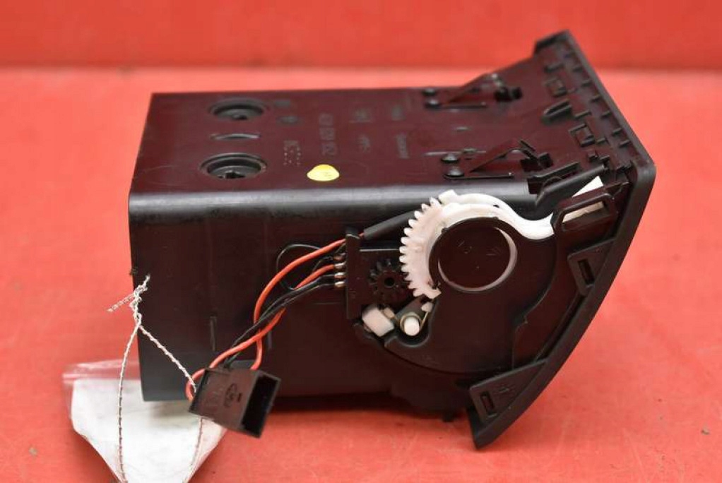 фото №5, Решітка обдув середня права 4e0820952 audi a8 d3 lift 05-07