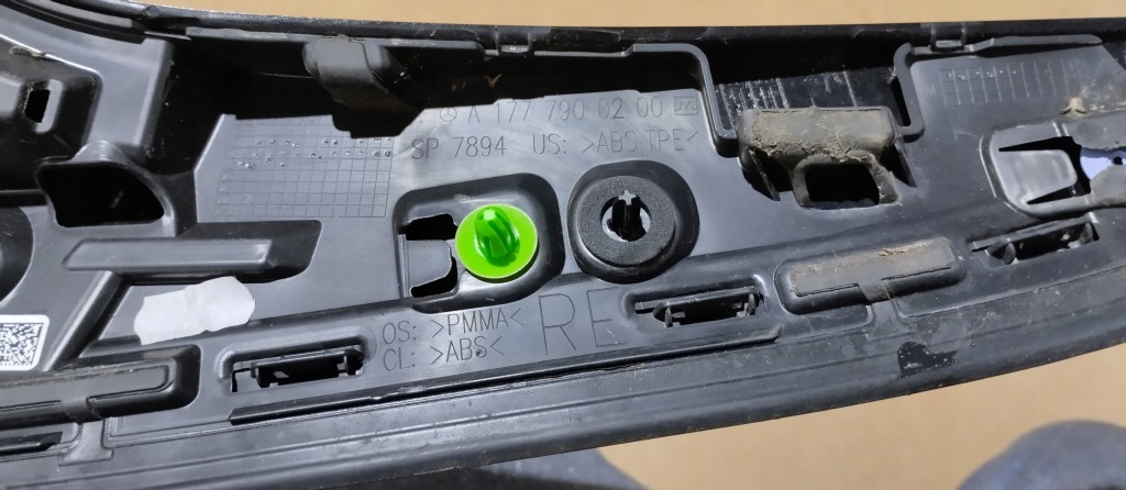 Купить Молдинг задняя задний  крышки багажника левая + правая a klasa w177 hb комплект