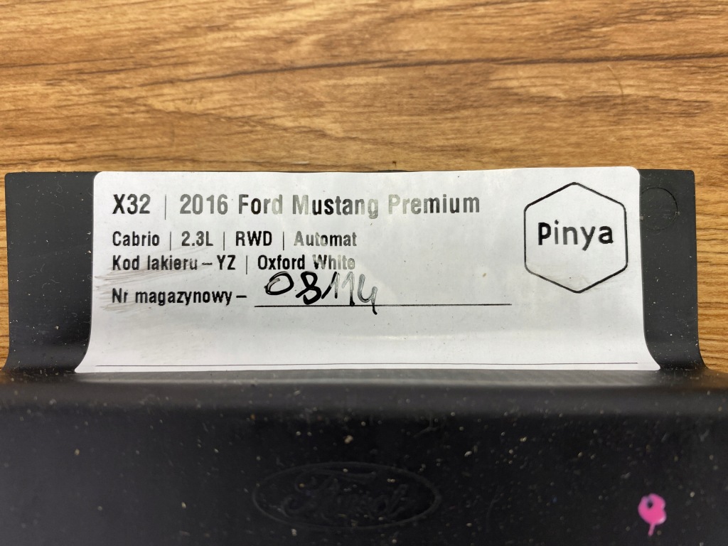 Резиновый элемент вкладыш бардачка ford mustang vi 2015+ америка Киев