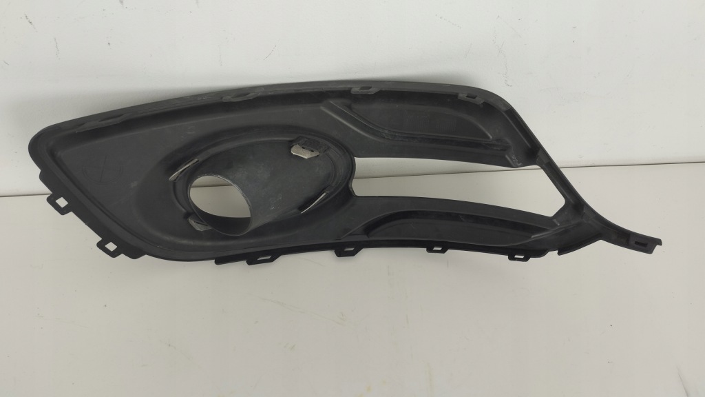 Решётка левая бампера перед renault megane 3 рестайлинг  261a32198r Киев