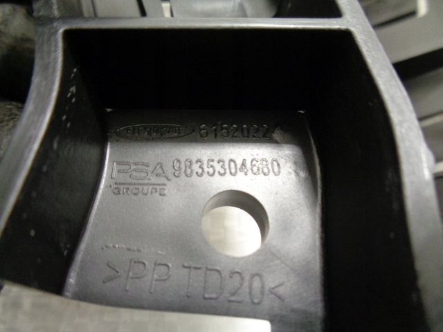 фото №13, Peugeot 308 p5 iii направляющая крыла бампера левый правый передний новый комплект