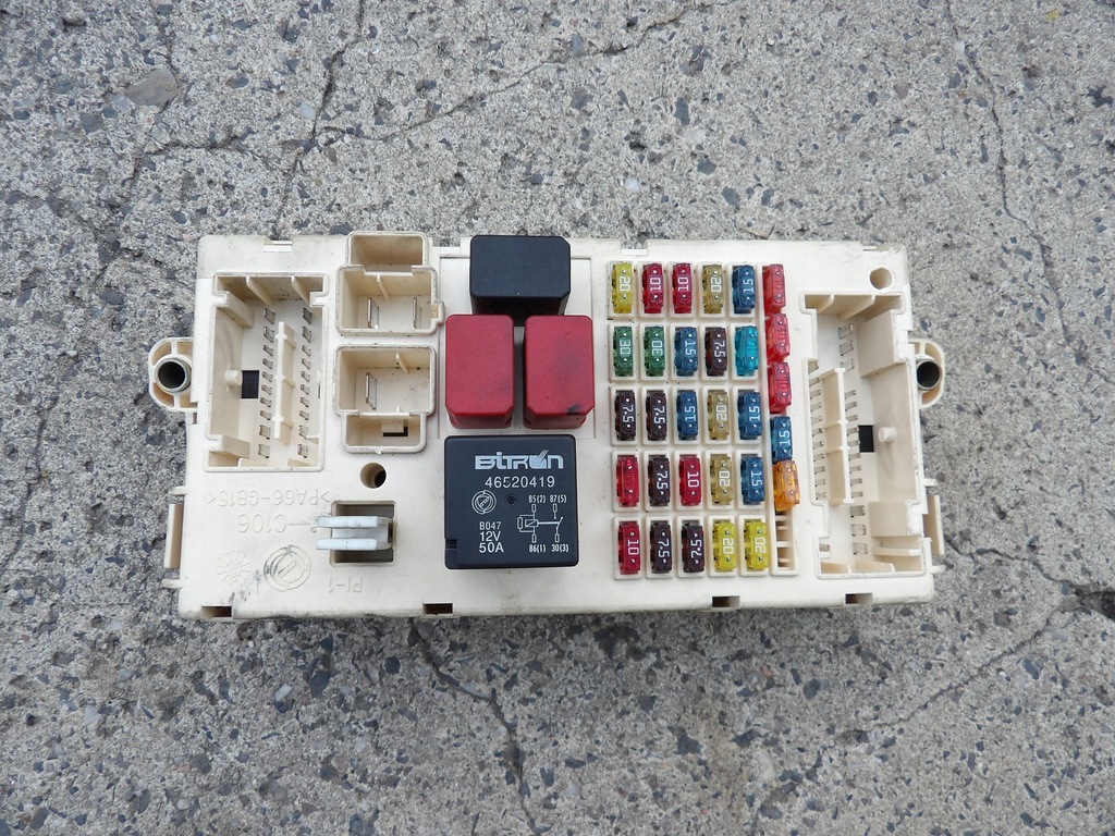 фото №1, Alfa romeo 147 коробка предохранителей 1.9 jtd