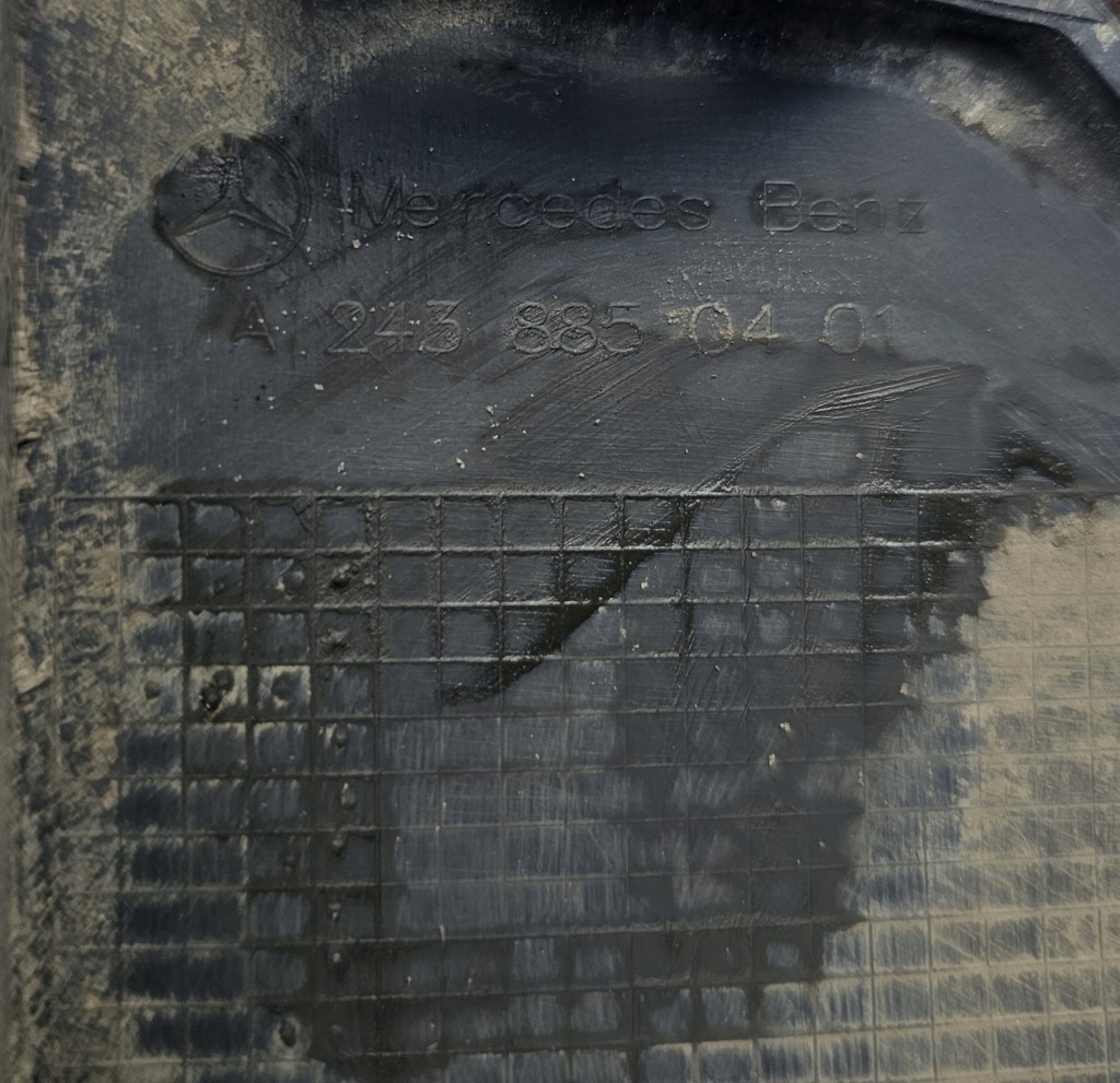 фото №15, Молдинг dół бампера спойлер передний перед mercedes eqa w243 21- a243 243