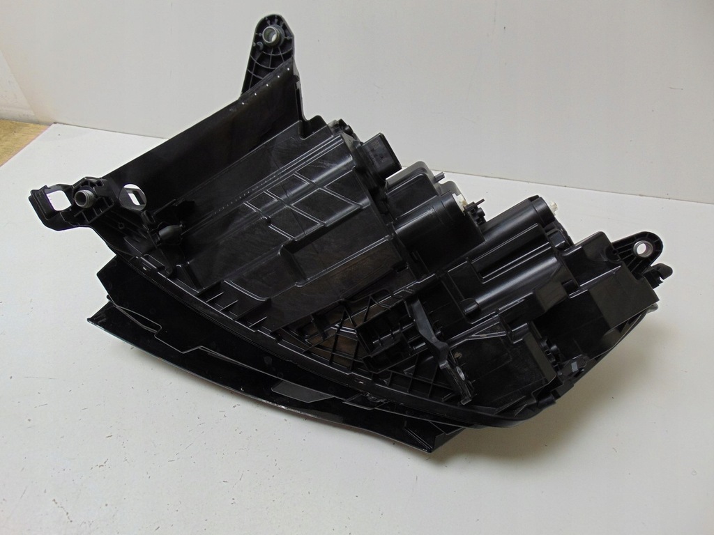 фото №15, Лампа правая перед skoda enyaq 5lb941016f europa