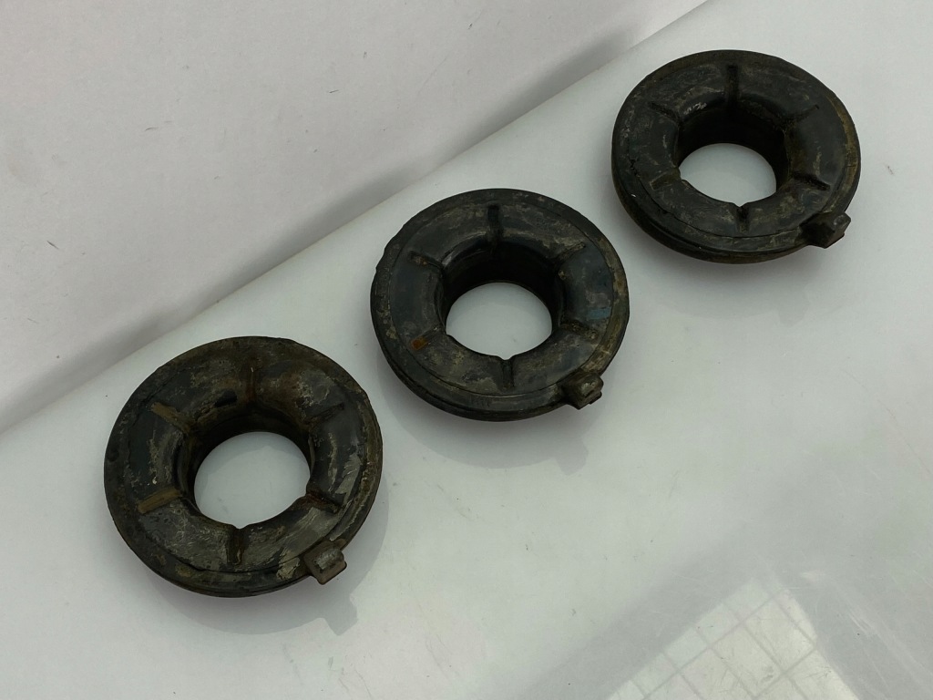 фото №1, Левая резиновый элемент пружины chevrolet camaro 2016+