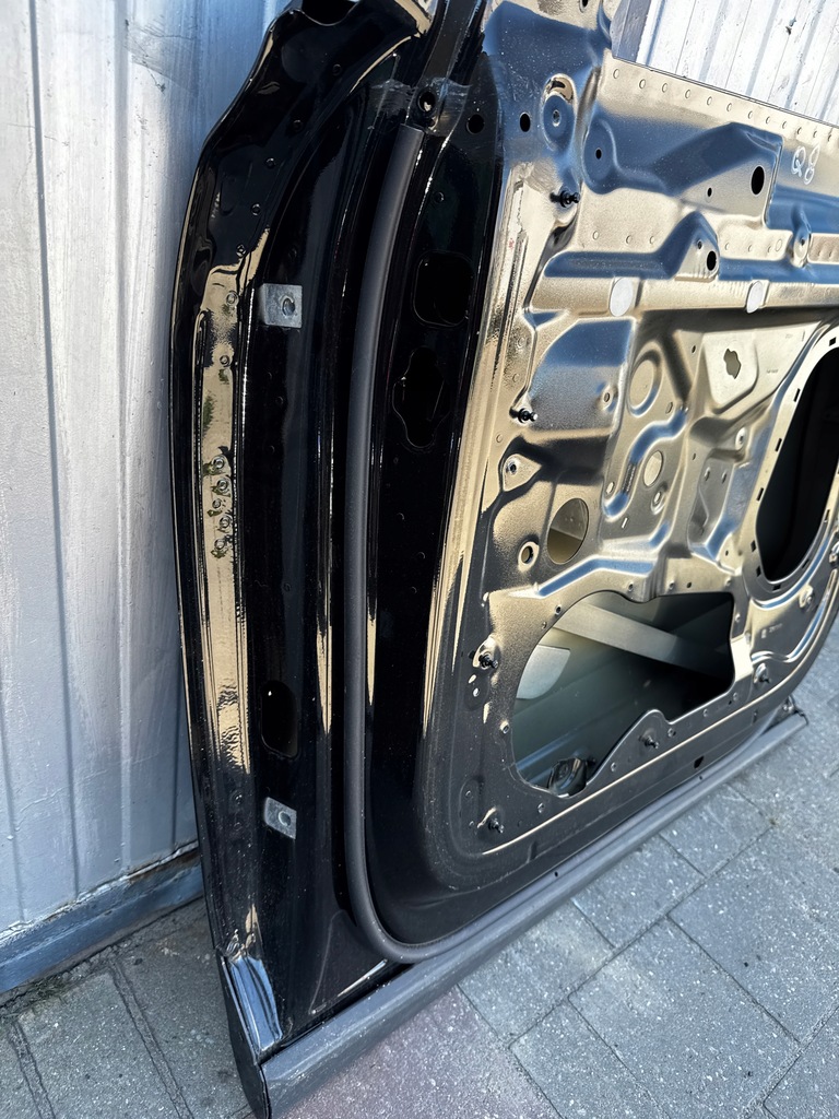 фото №10, Audi rsq8 q8 4m8 двері праве передні молдинг карбон