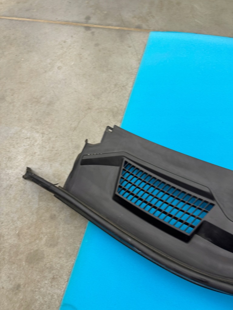 Жабо v klasa w447 рестайлінг  прокладка оригінал a4478870000 Ціна