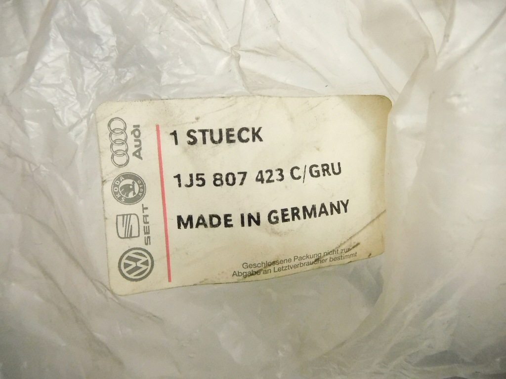 фото №7, Молдинг бампера задняя задняя vw bora 1j5807423c