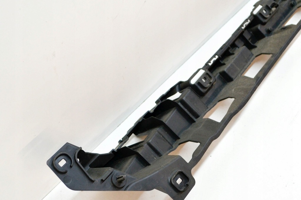 фото №7, Jaguar i-pace x590 задній бампер середній кронштейн монтажний jpla-15k603-ab 2