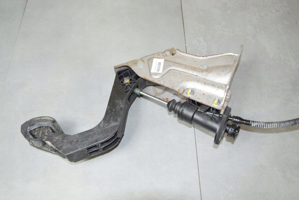 фото №1, Vw amarok педаль зчеплення 2h0721059a