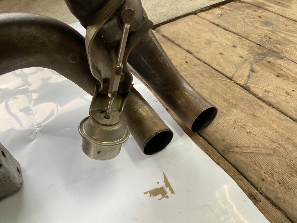 фото №3, Гасник вихлоп audi r8 4s 5.2 fsi 420251609