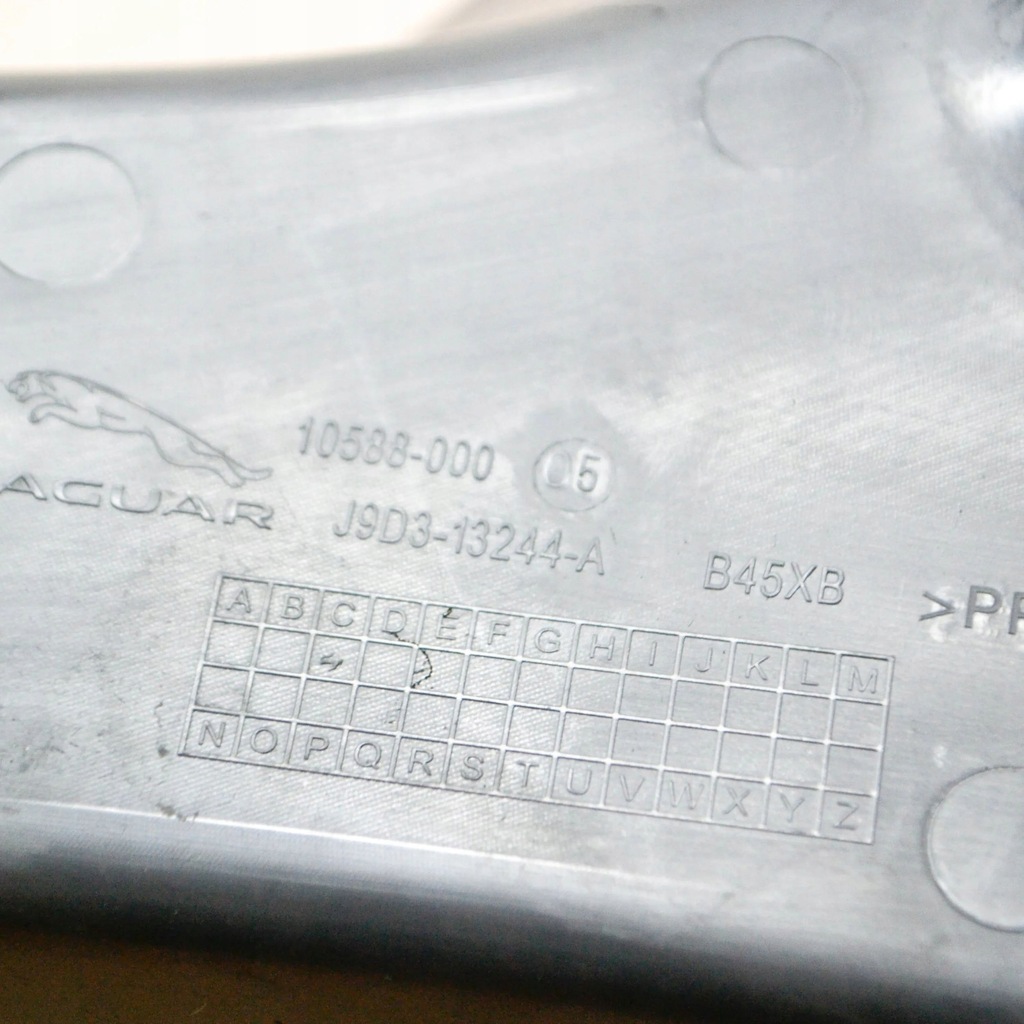 фото №7, Jaguar i-pace 2019 права сторона молдинг поріг задня