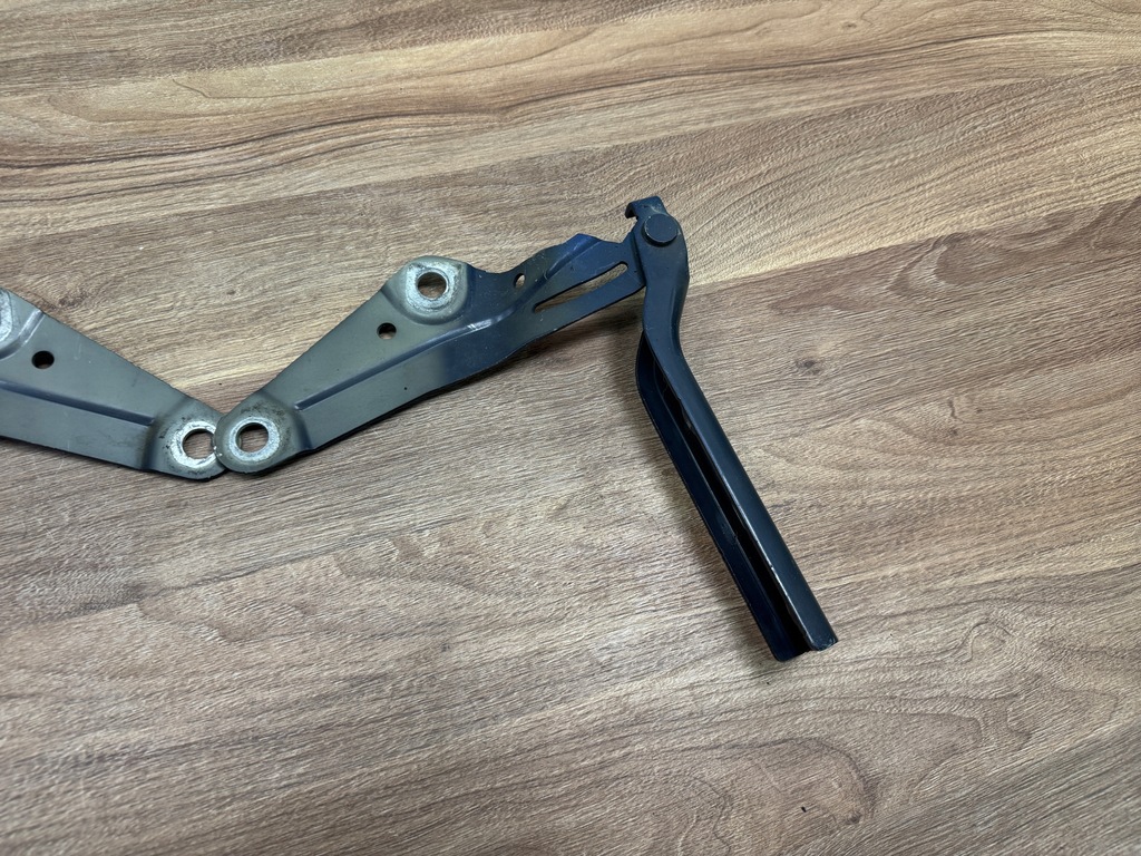 фото №4, Петлі капот vw t-roc 2ga правий лівий 2ga823301b 2ga823302b