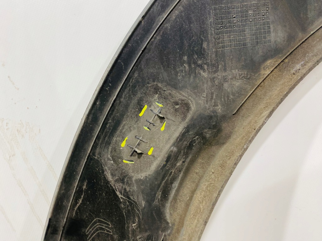 Молдинг крыла задний  левая c4 cactus #214 с Разборки