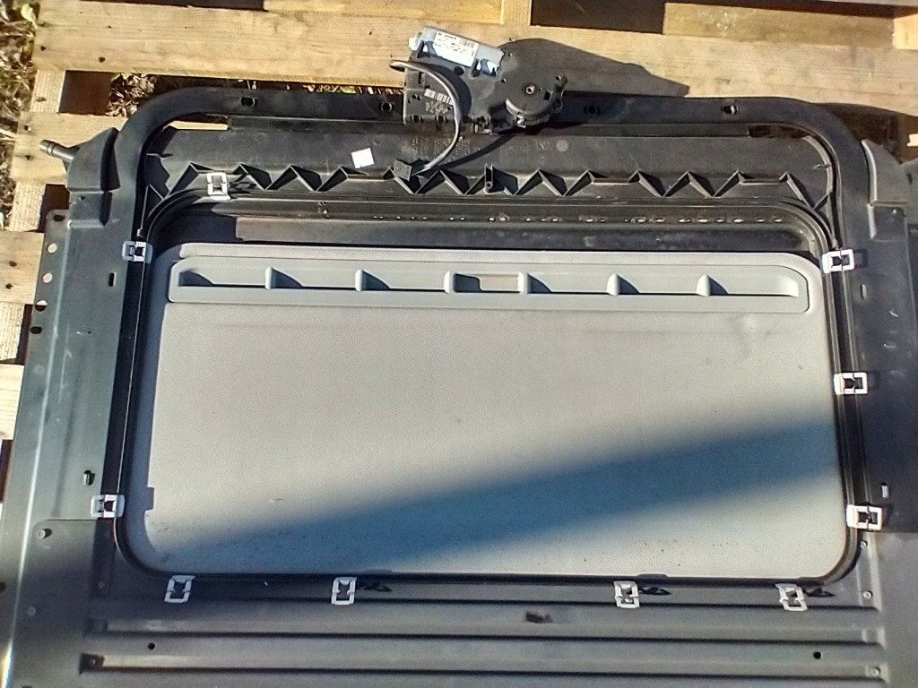 фото №11, Vw touareg 7l porsche cayenne люк kompletny 7l0877041a