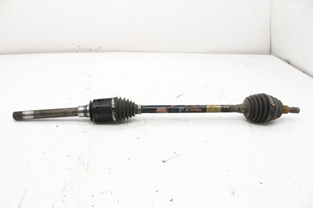 Приводной вал правый  a2513301401 mercedes r-klasa 3.0 cdi с Разборки