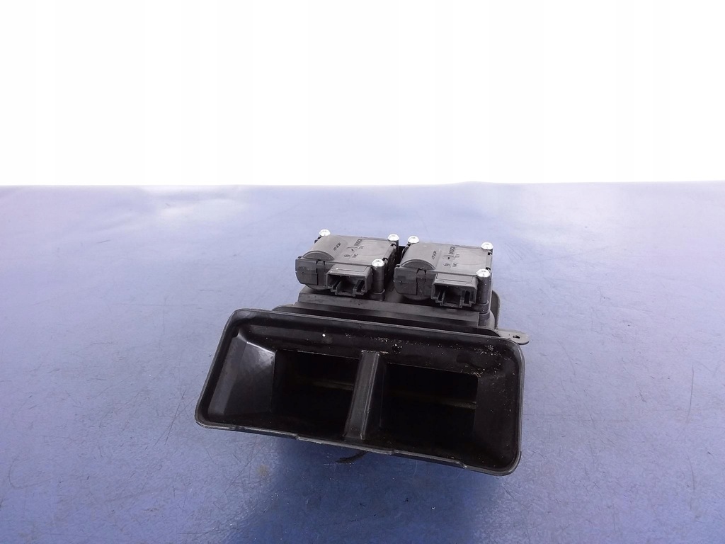 фото №4, Audi q7 4l распределитель канал воздуха 7l0820526c