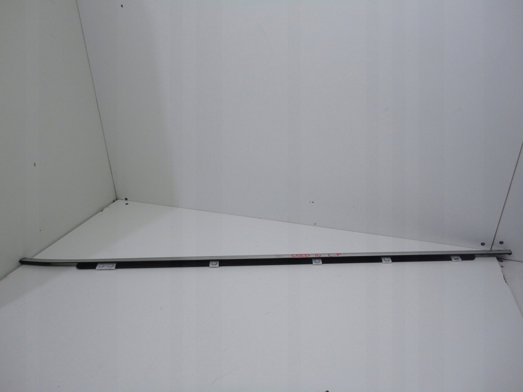 фото №1, Kia ceed ii hb молдинг уплотнитель левый задняя хром