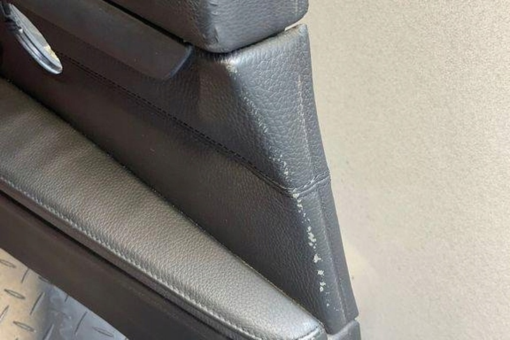 фото №8, Обшивка задніх правих двері bmw 3 coupe e92 6958349 3.0l бензиновий 2008