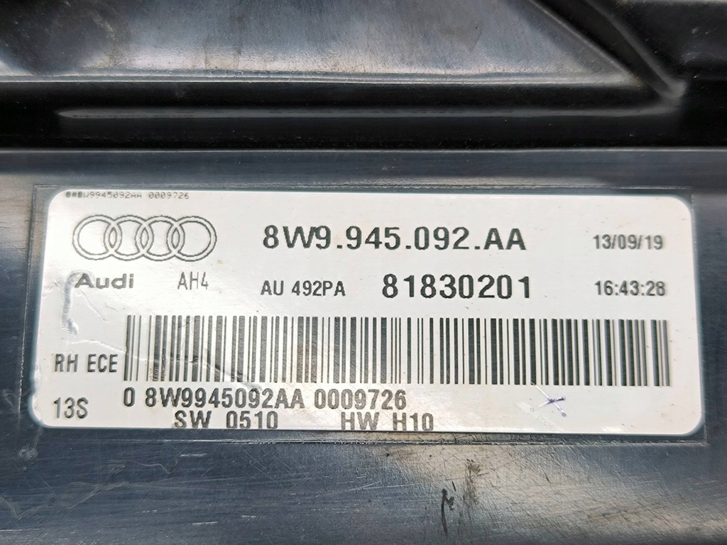 фото №13, Audi a4 s4 b9 8w 2020 правая сторона лампа задняя