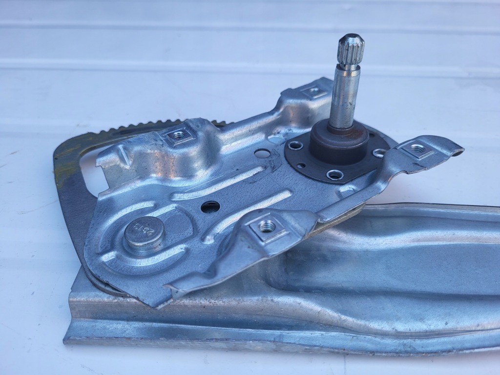 фото №7, Подъемник дверь левый задняя - toyota yaris iii