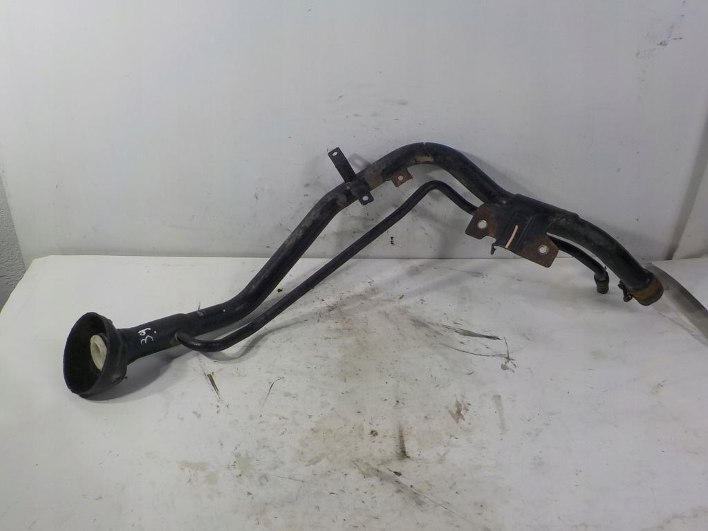 фото №1, Nissan x-trail t30 2.5 заливна горловина труба заливної пального