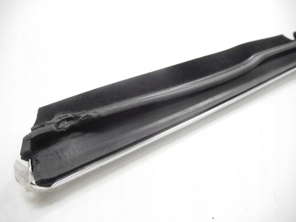 фото №11, Молдинг хром уплотнитель левый перед peugeot 5008 i 9310 n7