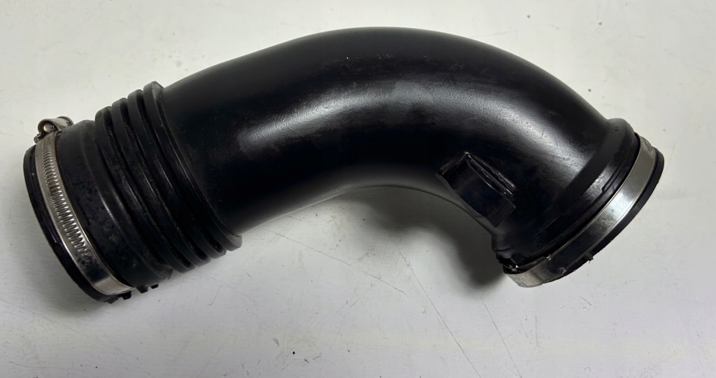 фото №3, Шланг труба повітря audi rs4 rs5 b8 8t0129600