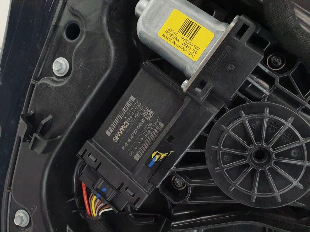 Дверь задняя задние левая полный volvo v60 ii 492-46 с Разборки