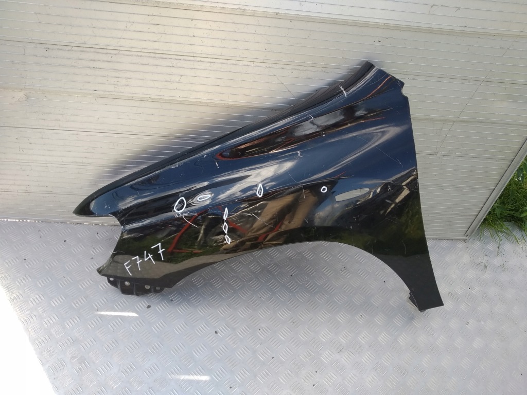 Купити A658/f747 крило ліве lexus is220 is250 2005