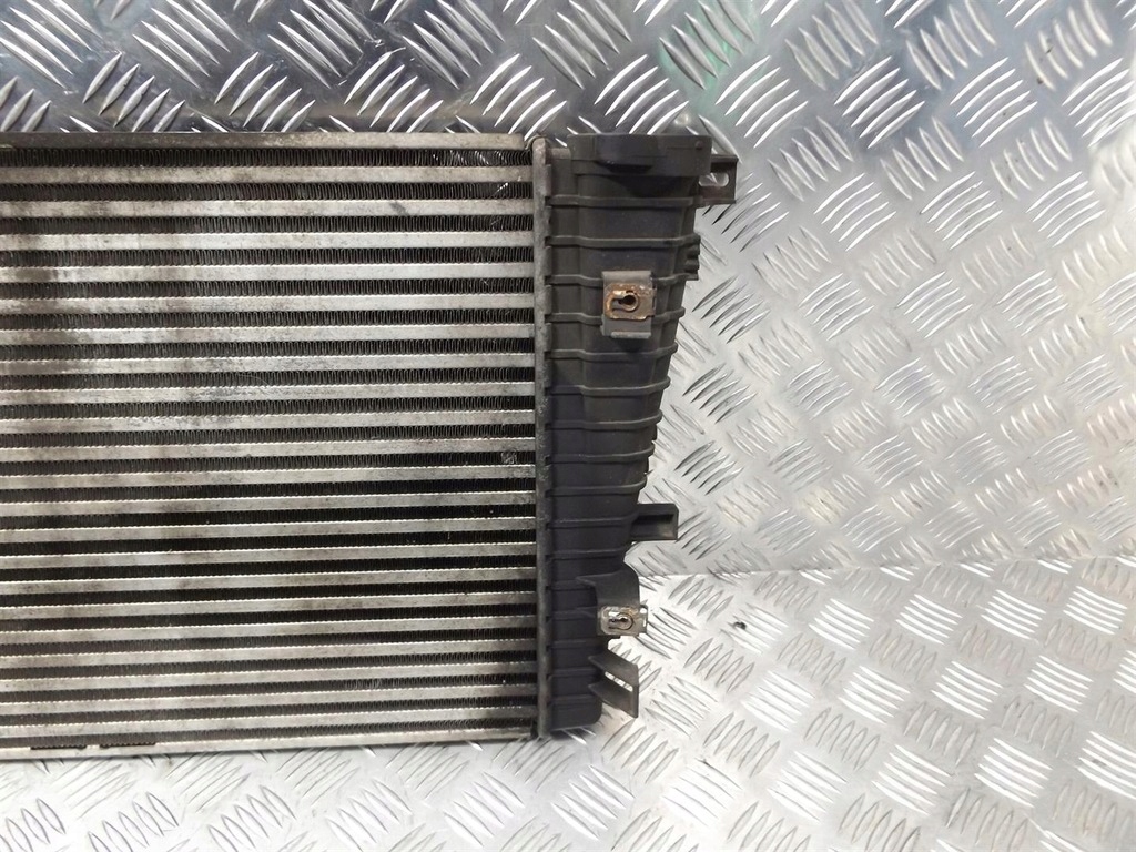Opel zafira b 1.9 cdti радиатор воздуха интеркулер 13223395 Недорого