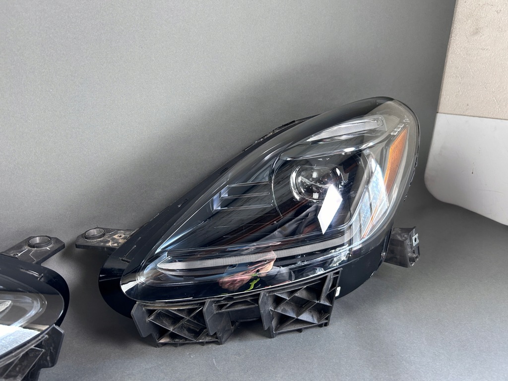 фото №8, Лампи фари перед maserati grecale usa 670157326 670157328