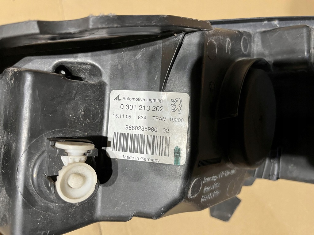 фото №10, Peugeot 407 лампа правый перед 9660235980