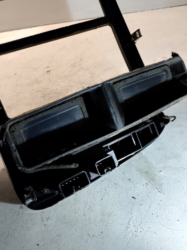 Toyota avensis t22 55412-20700 рамка радіо панель Ціна