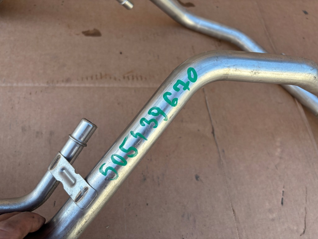 Alfa romeo stelvio труба заливної пального 2.0 tb 505439670 Доставка